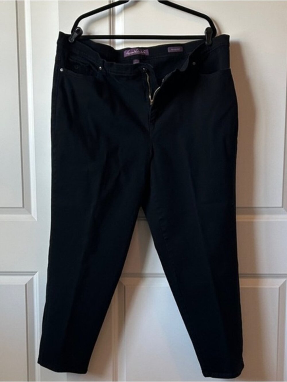 Black Women’s Jeans24W